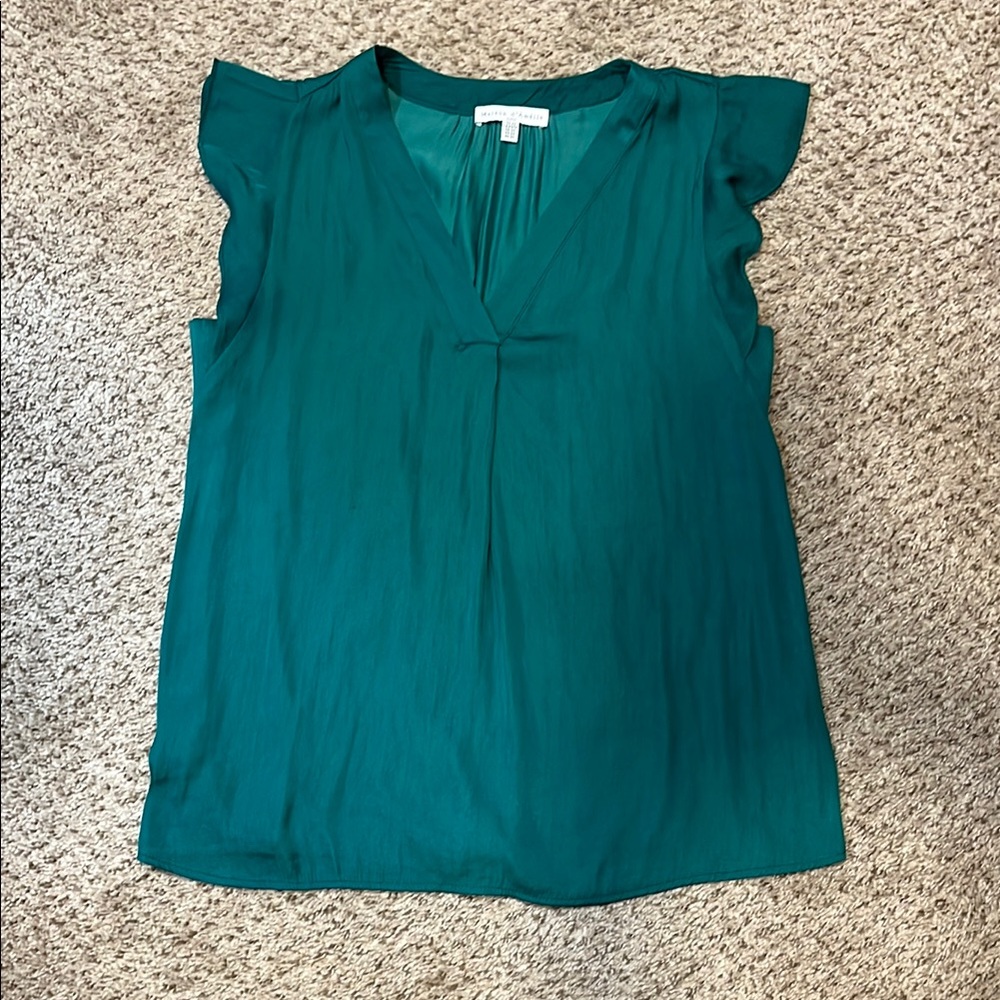 Emerald Green Women's V Neck Flowy Top